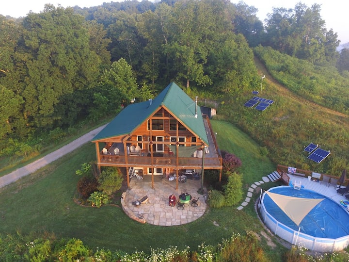 Patricia's Rustic off-grid cabin