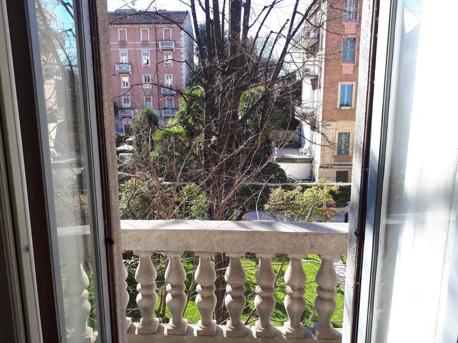 Giardini dal balcone del soggiorno