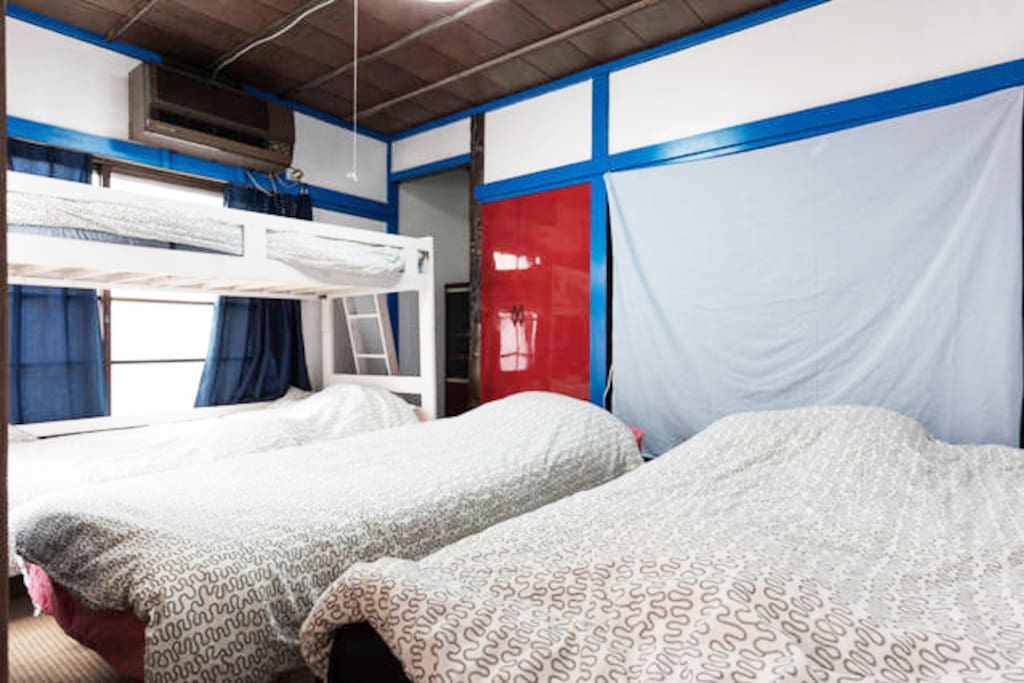Bed room