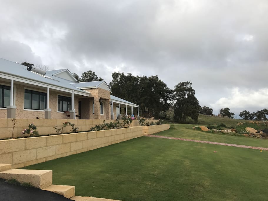 This is the house , guest house is attached on the side