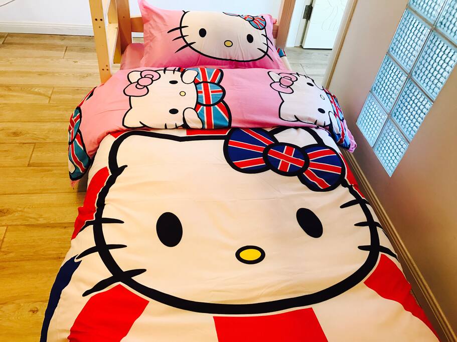kitty 6人女生间床位上下铺