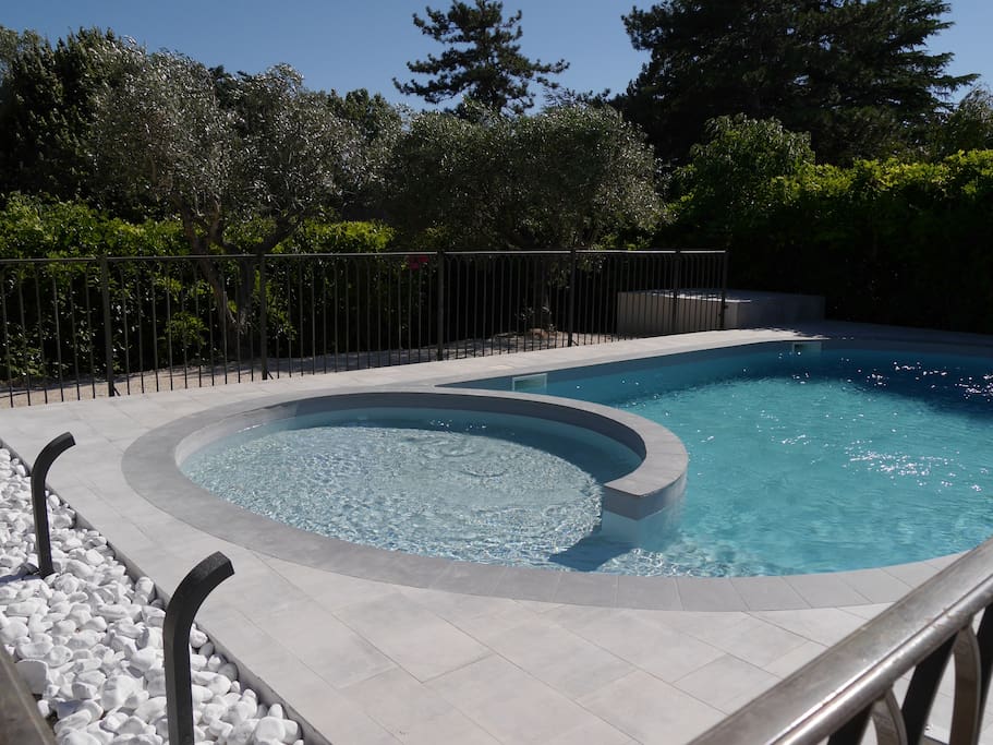 Piscine contemporaine double bassin