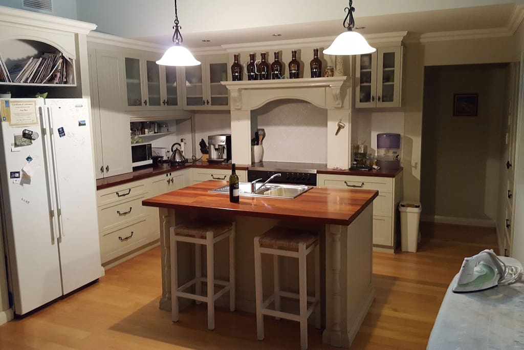 Modern Kitchen with breakfast bar.