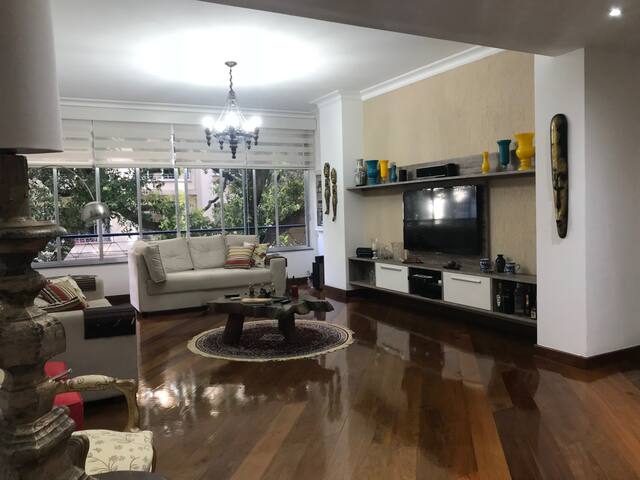 Apartament luxo 3 min da praia e Copacabana Palace gallery image 2