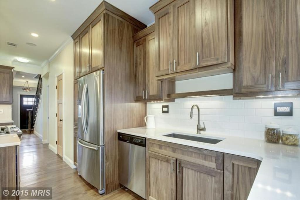 Chef's kitchen: Coffee, tea, and spices are provided