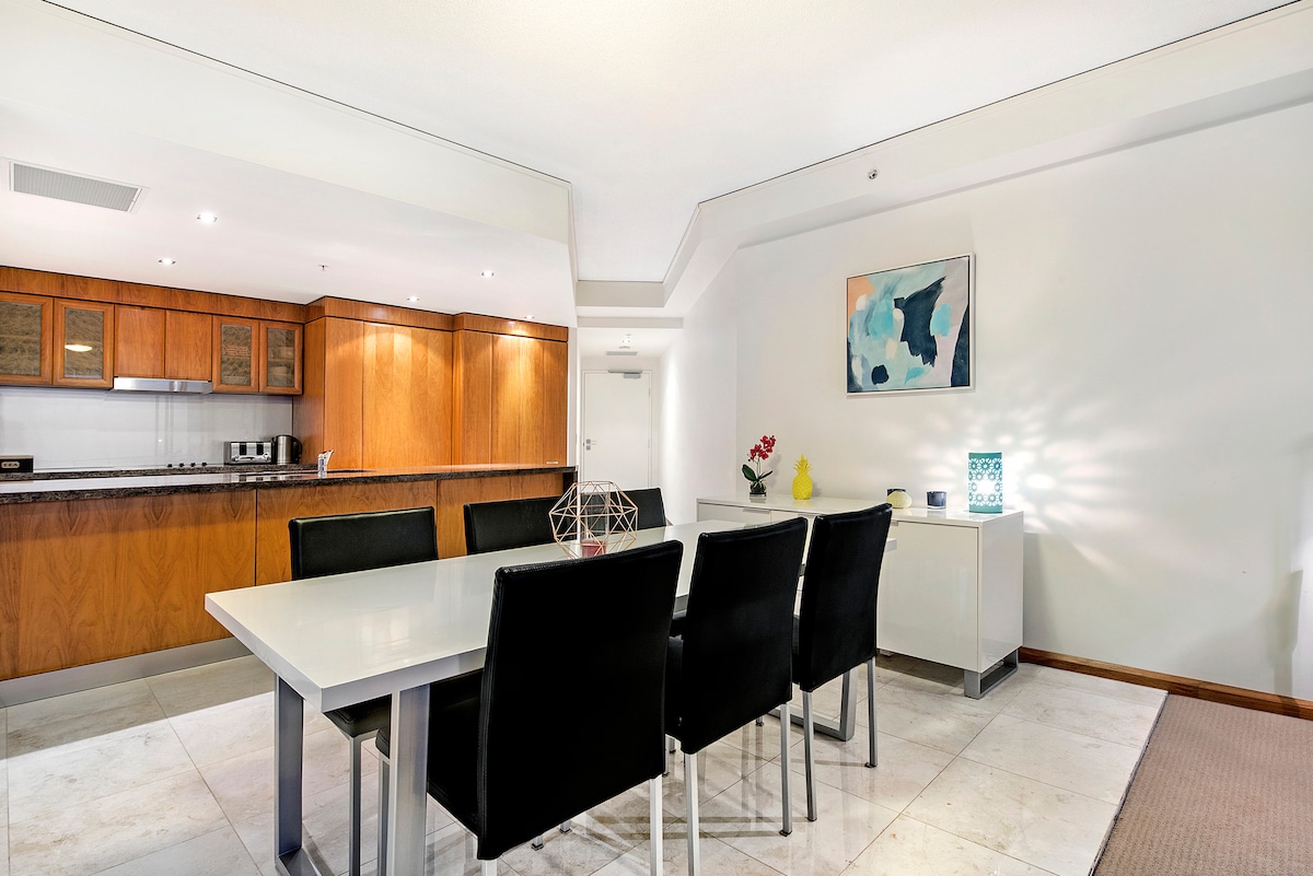 3 Bedroom Ocean Views Apartment in Broadbeach - photo 7