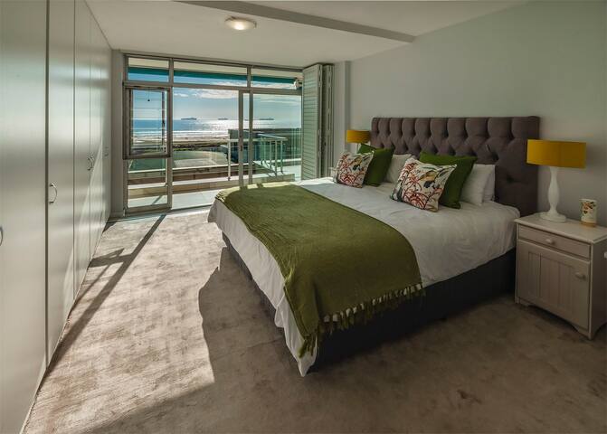 Sunbird Dolphin Beach Apt gallery image 2