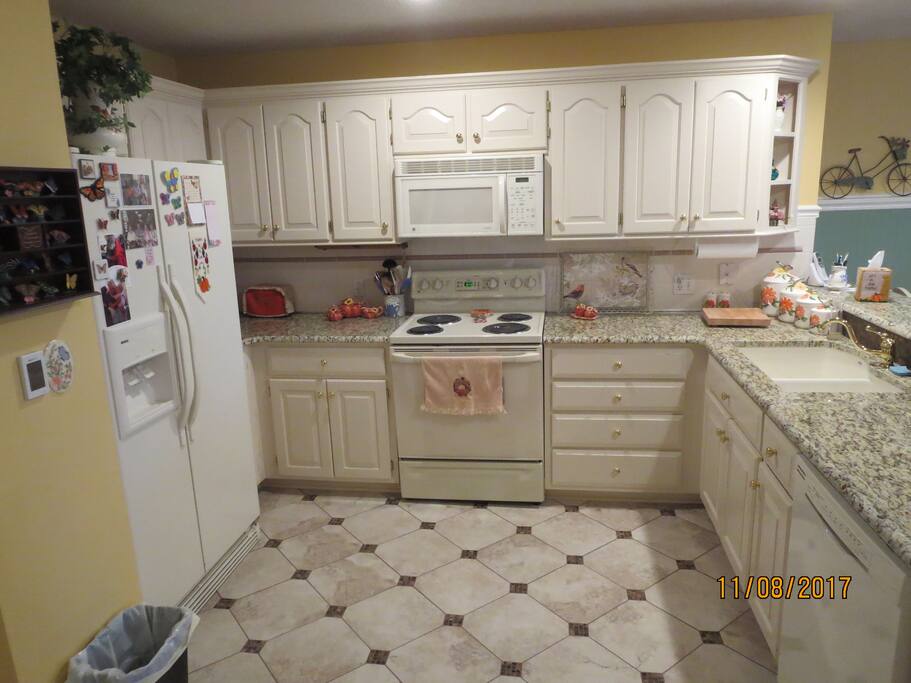 Bright accessorized kitchen