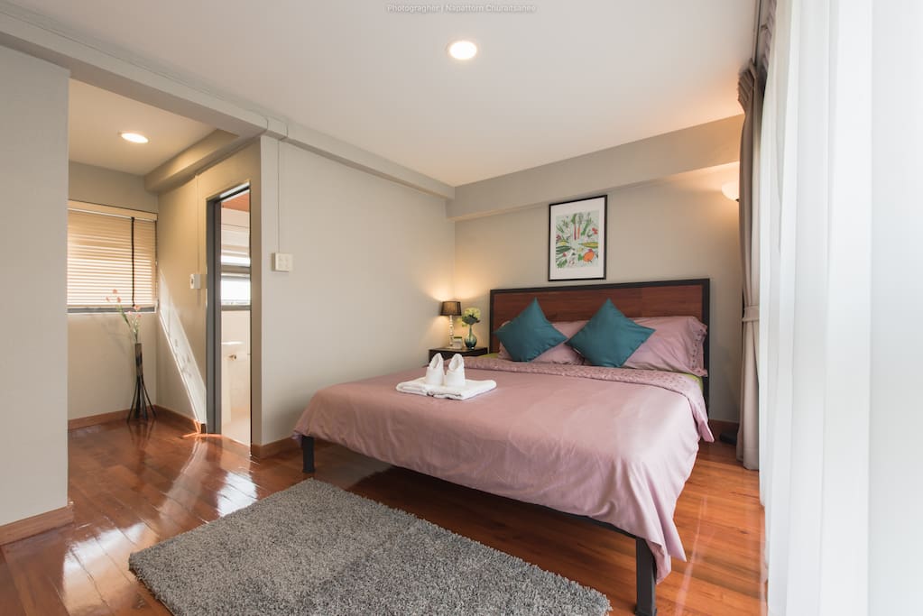 master bedroom with en-suites bathroom