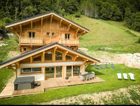 Spacious and modern chalet 2-14 people
