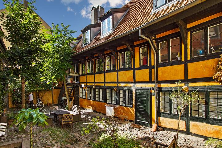 Byhus/bondegård fra 1733, 350 m. fra City Center