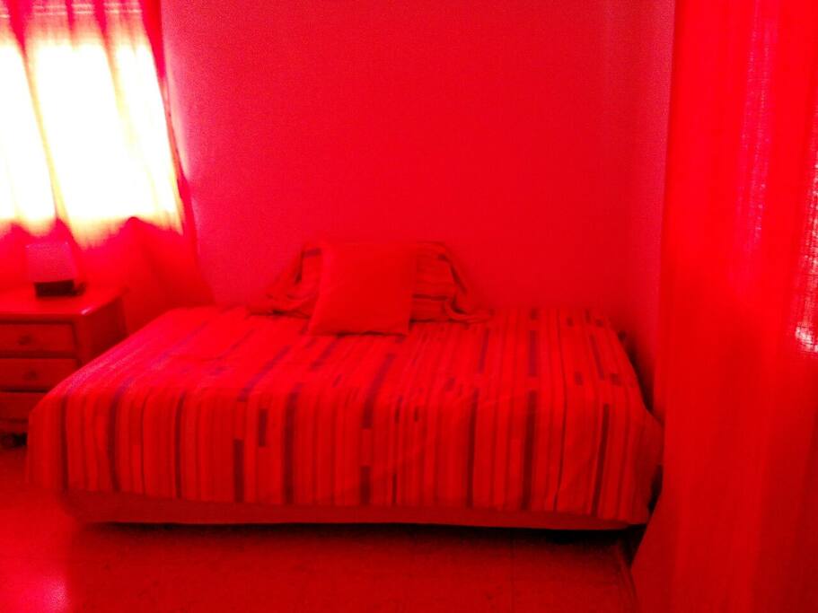 Cama de 1,10 cm...más amplia que las estándar.