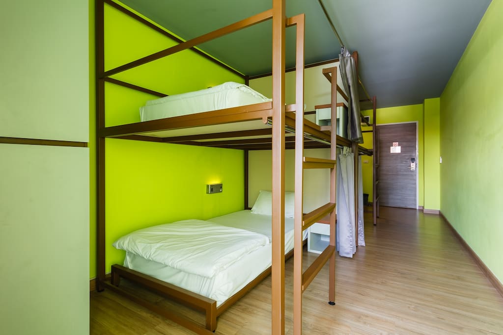4 beds private room