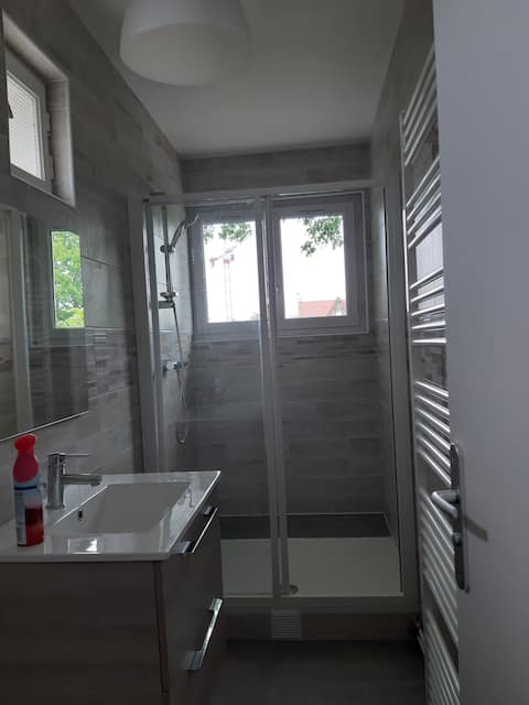 2ND FLOOR APARTMENT OF A PLESSIS-TREVISE PAVILION