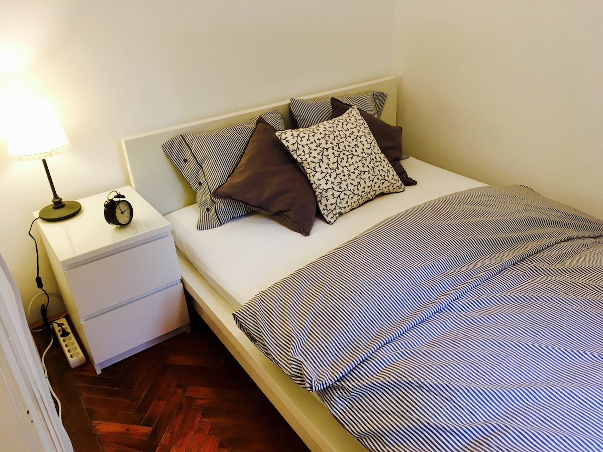 Двойно легло с размери 140x200 см 