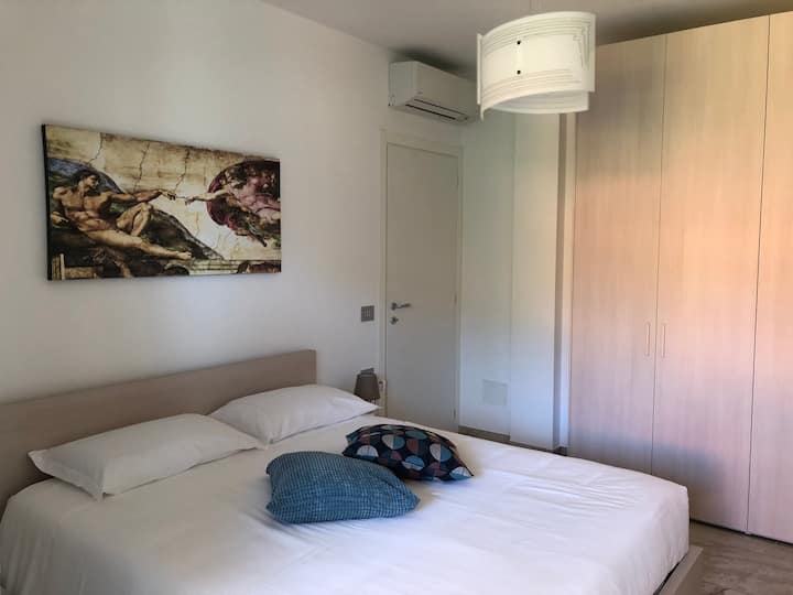 sengeudsigt med aircondition