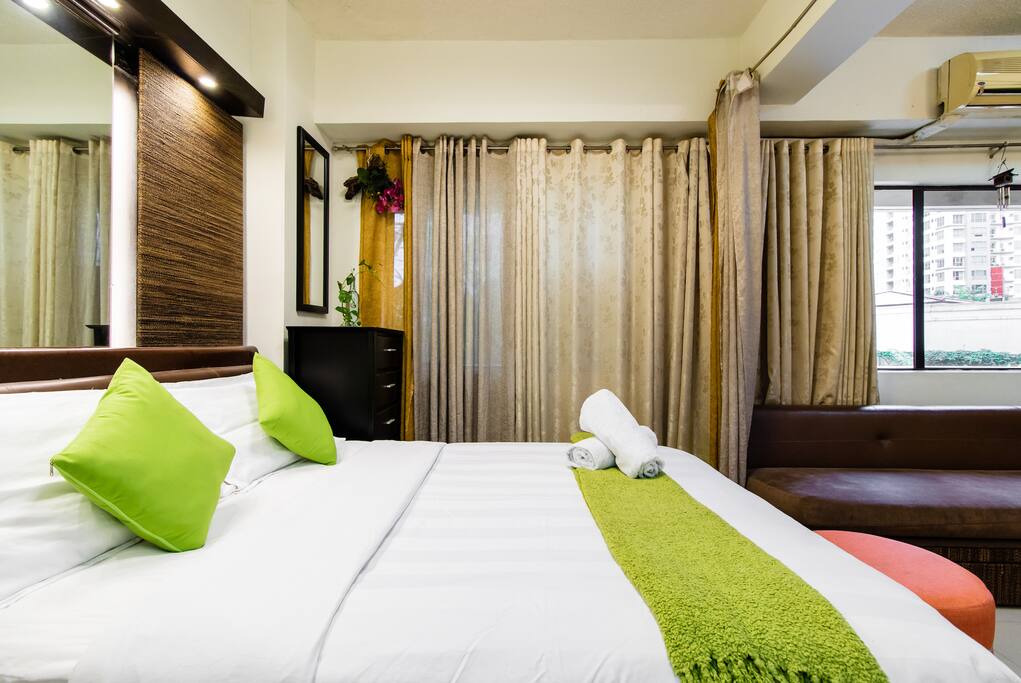 Fresh clean linens and towels provided