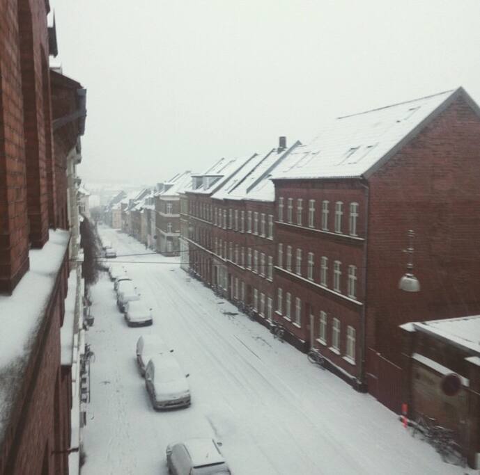 Udsigt ned over byen.