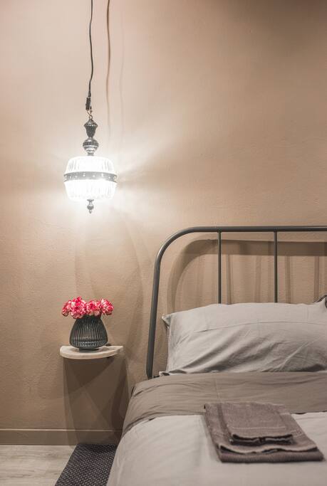 "The apartment is perfect for two people! I recommend it to you! Everything is very beautiful and very clean. Furthermore, we liked a lot the shower! The apartment is near Piazza Maggiore (15 minutes). In addition, Riccardo is very kind. He gave us good advice for visiting Bologna!" | Clemence - 12/2017