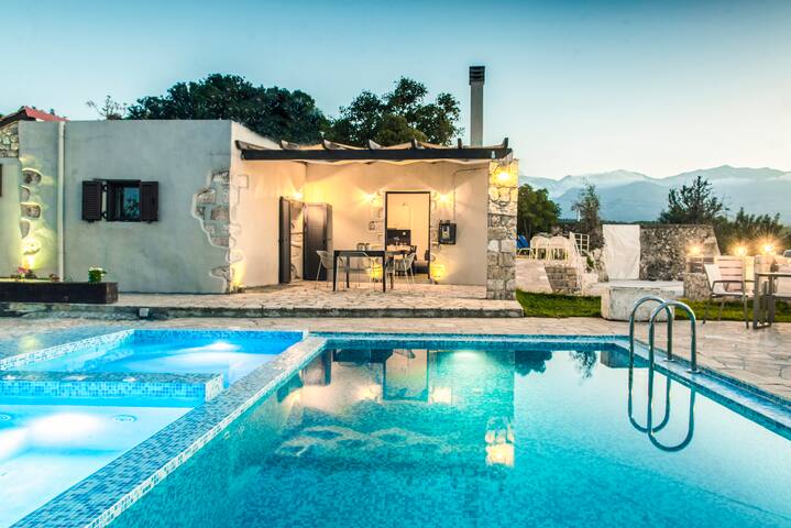 Minoas Cozy 3bd Villa Private Pool Outdoor Jacuzzi Cottages For