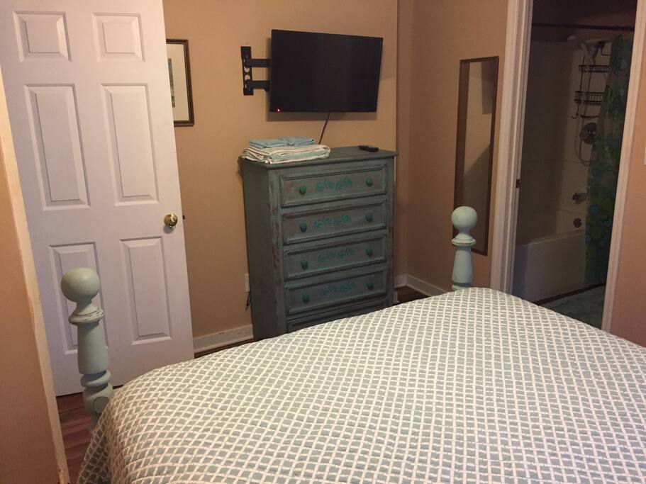 Bed 1 with Direct TV