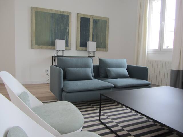 PENTHOUSE 3 BR, 3 BA & 30M2 TERRACE gallery image 4