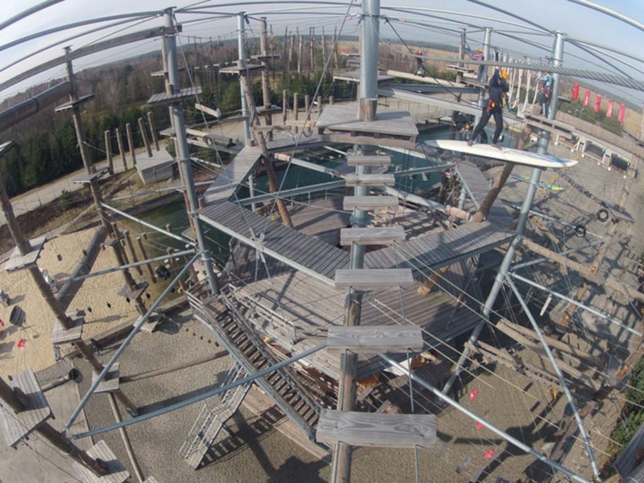Übernachten in Europas größtem Kletterpark