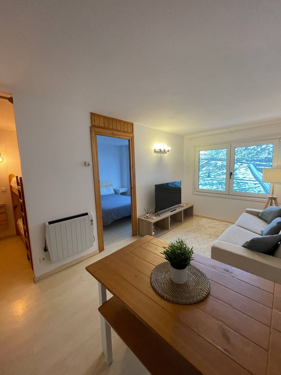 Top Airbnb: Cozy apartment at the foot of the truchas chairlift in Jaca