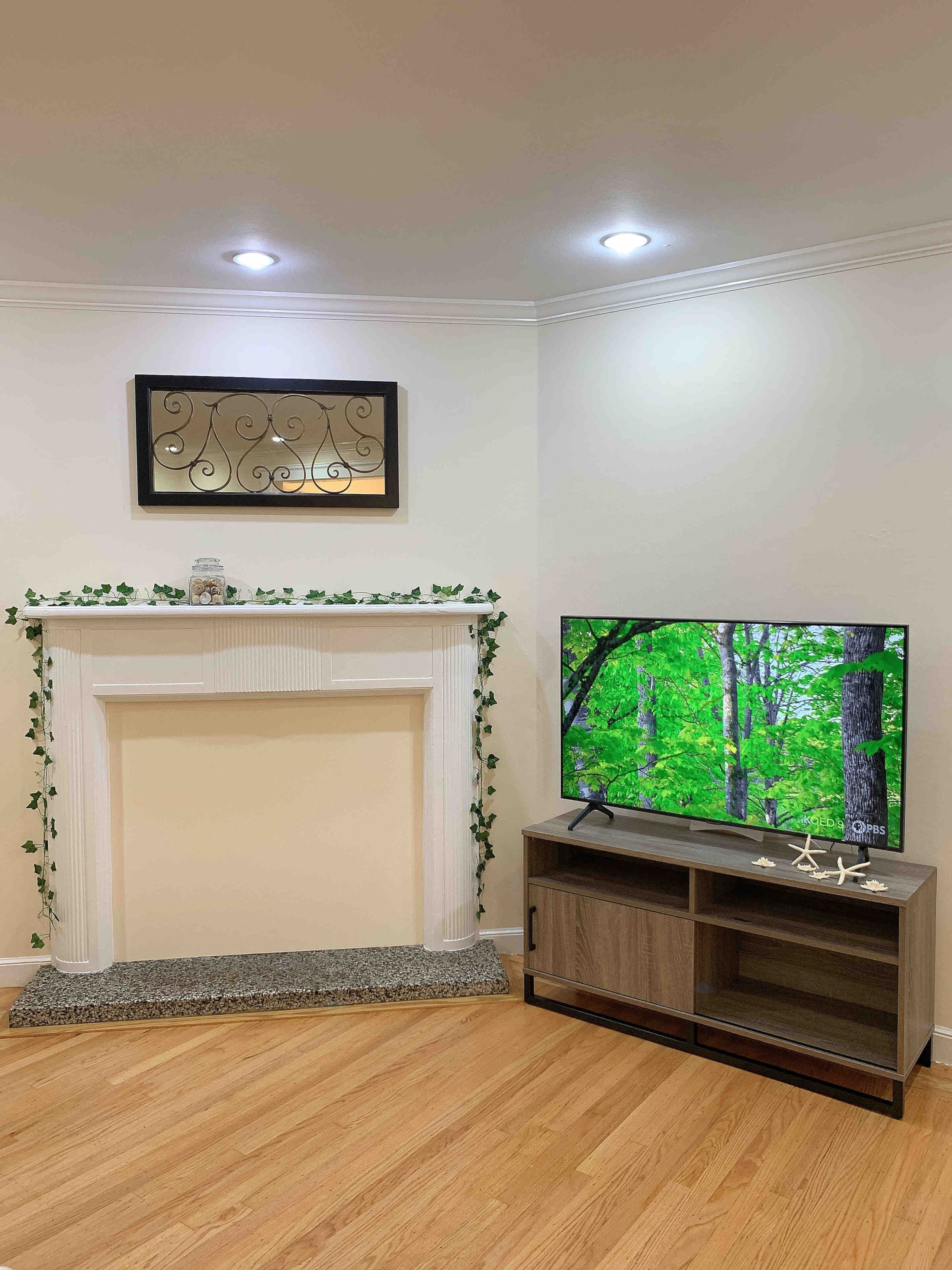 Home in San Francisco · ★4.96 · 3 bedrooms · 4 beds · 1.5 baths - Image 8