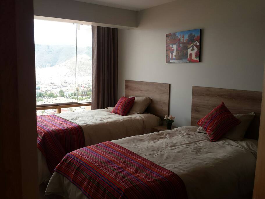 Cuarto doble con vista panorámica a la ciudad