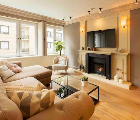 Luxury apartment 4-(5)p, on the Lippenslaan!