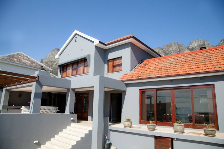 Camps Bay Beach Delight gallery image 3