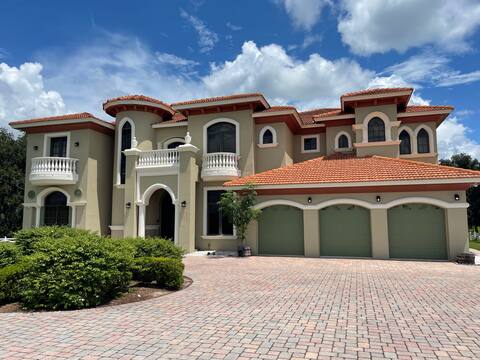 5 BR/5.5 Bath Luxury Hacienda in the woods