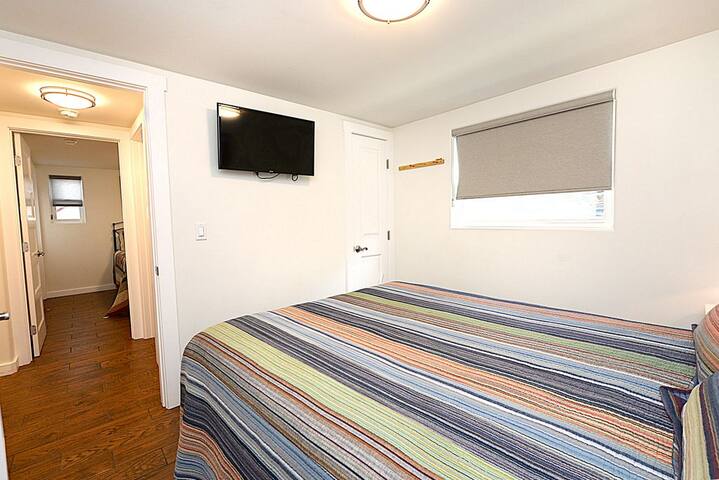 Beautiful Upgraded 4BD/3BA! *Closest to Beach!* gallery image 2