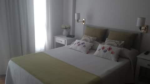 Cozy apartment. Excellent area, patio and balcony.