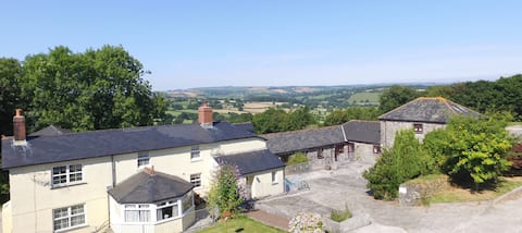Lovely cottage, with views across the Tamar Valley