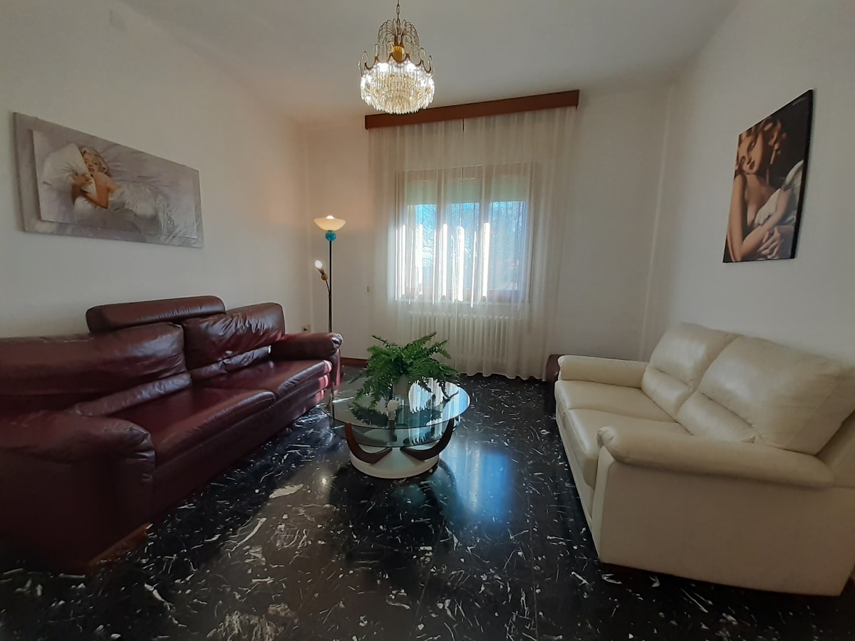 Annonce Airbnb populaire: Big Apartment Between Sea and Lagoon à Cavallino Treporti