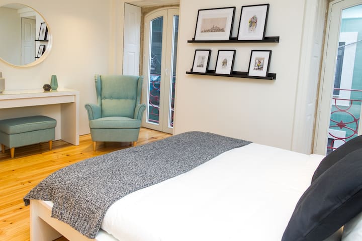 Liiiving in Porto | Downtown Charm Apartment