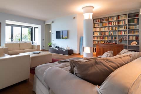 Top performing Airbnb: ★Lovely Cascina. Stunning Lake Views & Sun Deck★ in Cernobbio