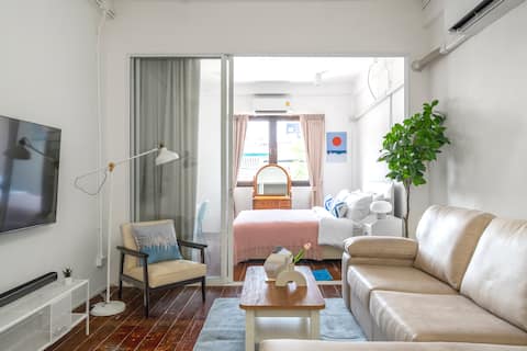 Home/ WatPhraKaew 3min (MRT Sam Yot) byน้องมังคุด