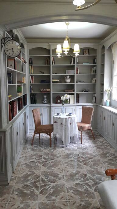 Salón-biblioteca