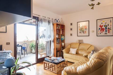 Cozy apartment forum three