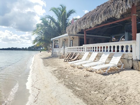 (EL BARCO) 3 bedrooms - entire place + breakfast included