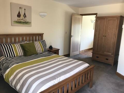 The Cowshed - Double Self Contained Farm Stay