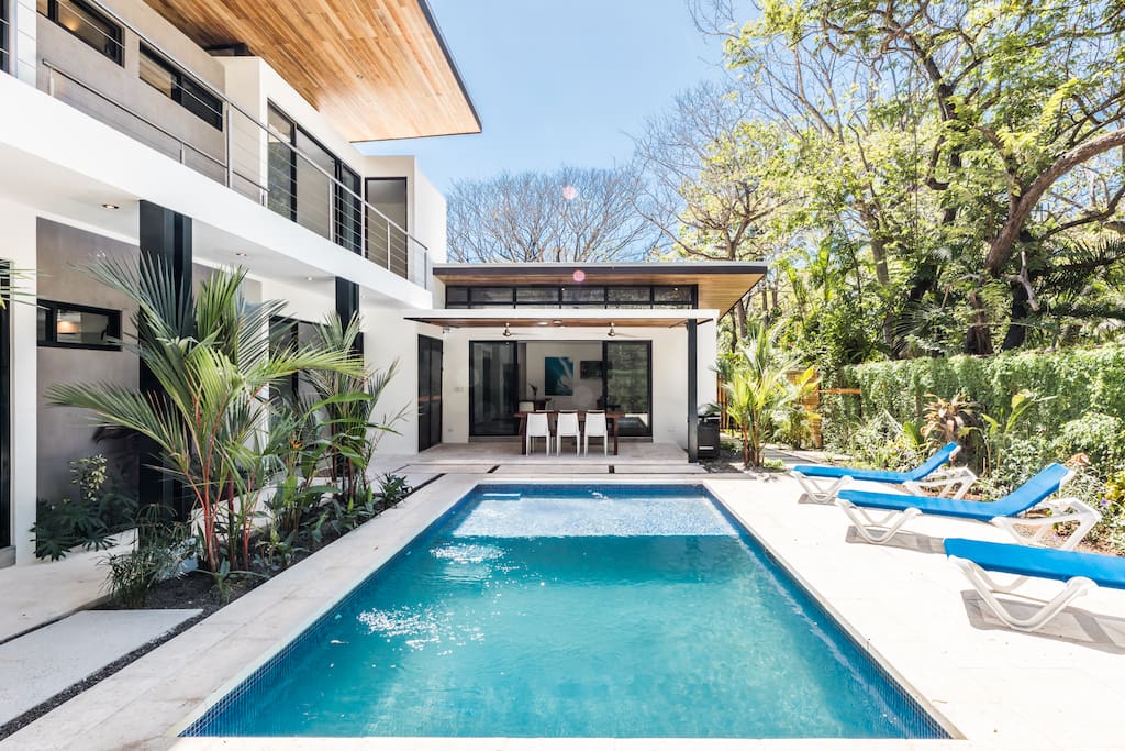 Pool, living, outdoor dining