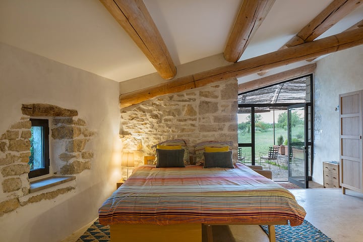 เตียงคิงไซส์ (แยกเป็นเตียงเดี่ยว 2 เตียง)