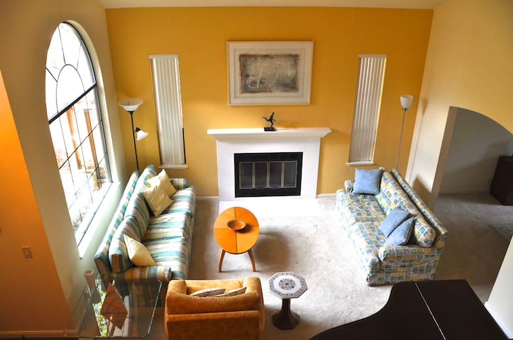 Palo Alto: Beautiful Executive 4BR gallery image 2