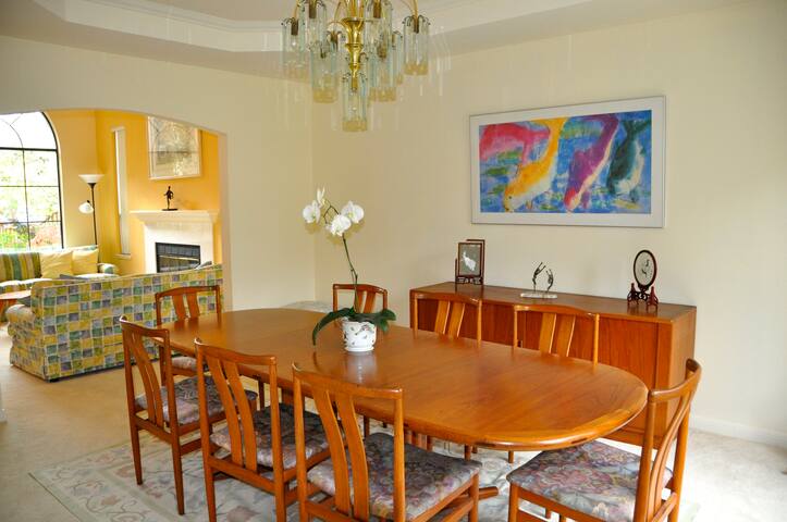 Palo Alto: Beautiful Executive 4BR gallery image 4