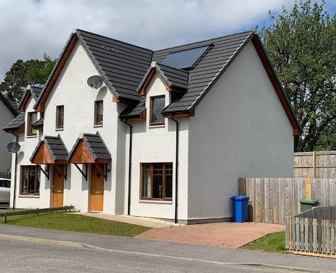 1 Mill View - Cosy house near Inverness & Aviemore