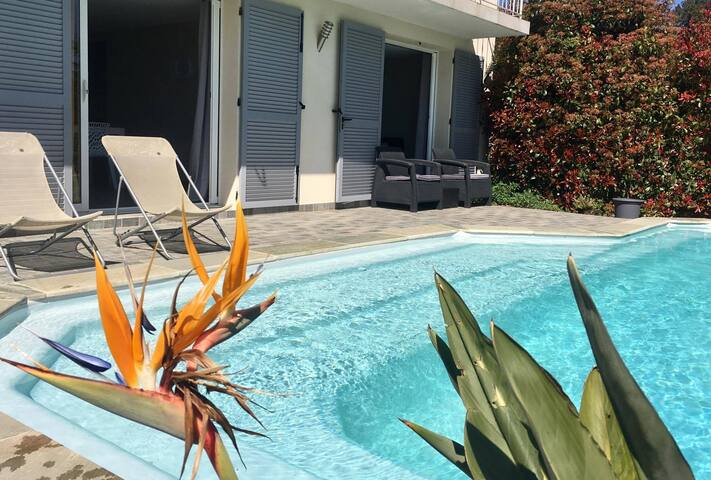 Bel appartement moderne et sa piscine privée